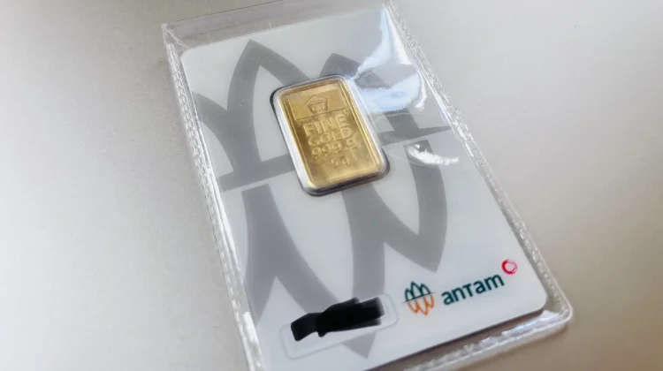 Harga Emas Antam Turun Rp10 Ribu Tutup Maret 2026