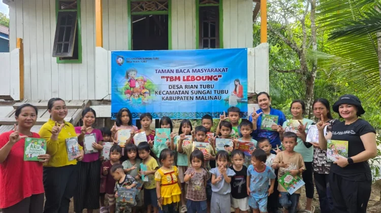Bunda Literasi Kecamatan ,Ketua IKBM Bangkitkan Semangat Baca Anak di Sungai Tubu