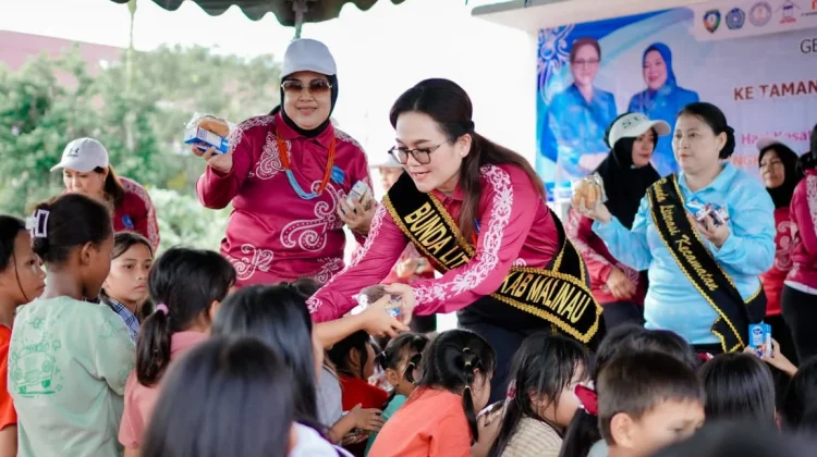 Anak-Anak Antusias, Ketua PKK Malinau Hadirkan Dongeng Interaktif di TBM Sesua