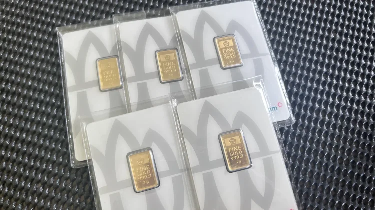 Harga Emas Antam Menguat, Investor Pilih Tahan Aset