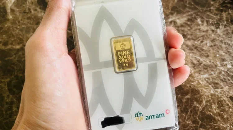 Emas Antam Koreksi Tipis usai Dua Hari Menguat