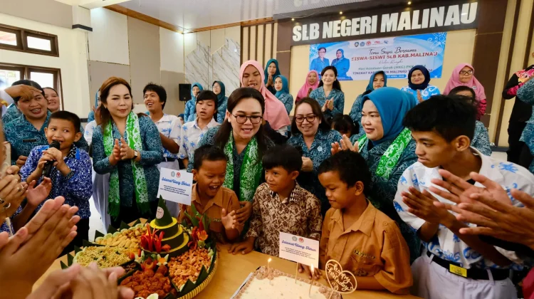 Kunjungan PKK di SLBN Penuh Kejutan dan Keceriaan Siswa