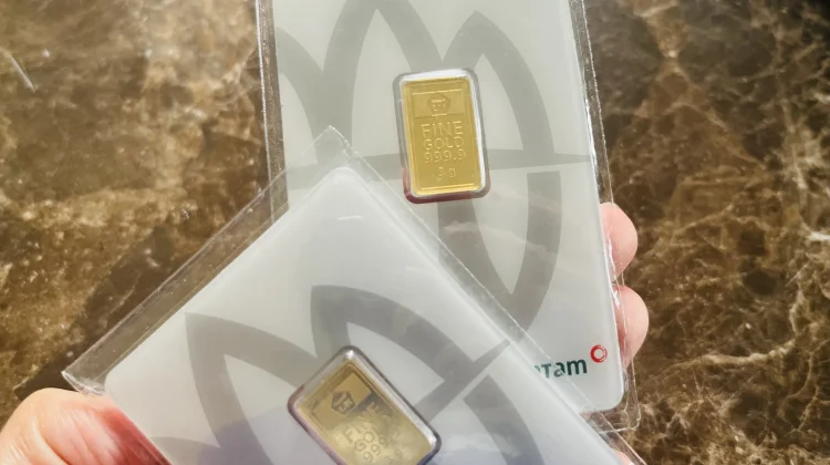 Harga Emas Antam Turun Rp44.000 Awal Pekan
