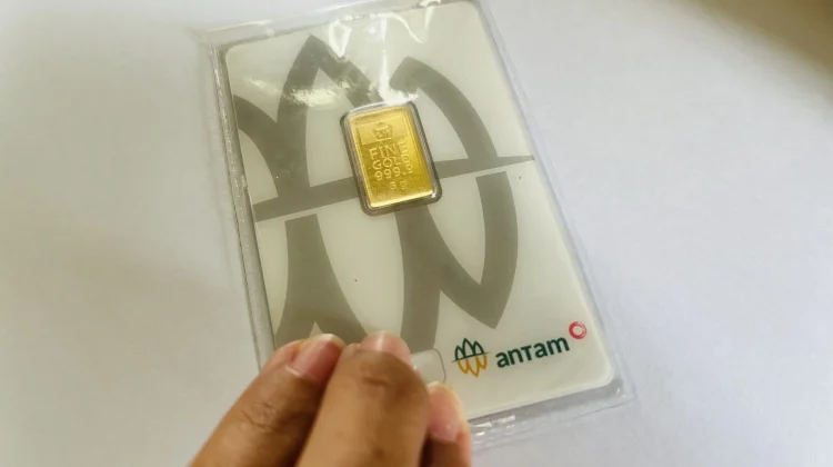 Harga Emas Antam Terkoreksi Rp50.000 usai Naik Rp40.000