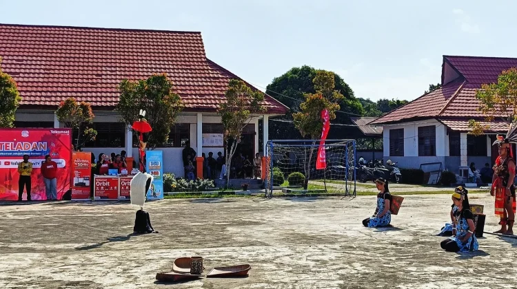 Telkomsel Dukung Semarak Kartini SMAN 3 Malinau Utara