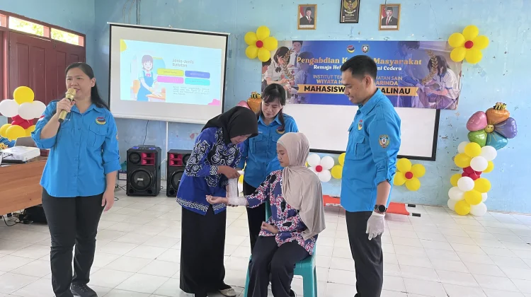 Mahasiswa Ners ITKES WHS Edukasi Penanganan Cedera di Malinau
