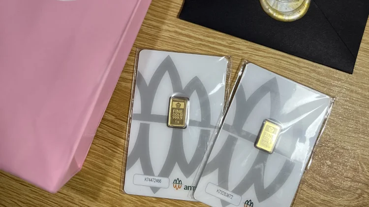 Awal Pekan, Harga Emas Antam Terkoreksi Rp20.000
