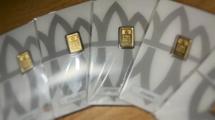 Harga Emas Antam Melemah ke Level Rp2,765 Juta per Gram