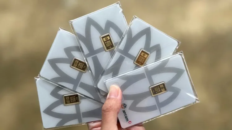 Harga Emas Antam Terkoreksi Rp12.000 usai Sehari Menguat