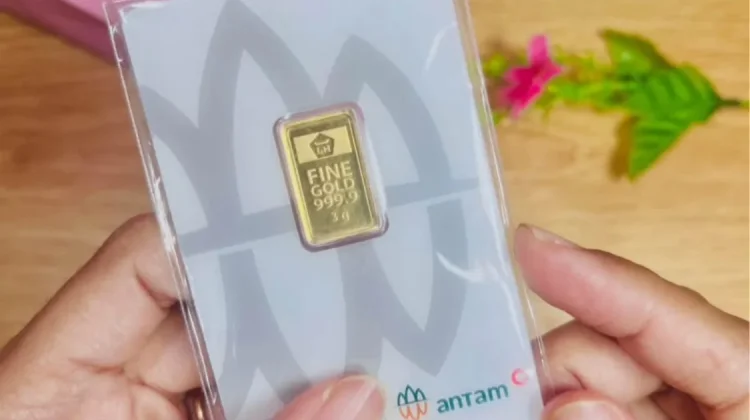 Kembali Terpuruk, Harga Emas Antam 2,689 Juta per Gram