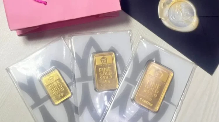 Harga Emas Antam Anjlok Rp18 Ribu