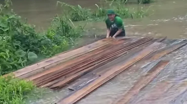 Banjir di Long Alango Capai 8 Meter, Aktivitas Sungai Lumpuh