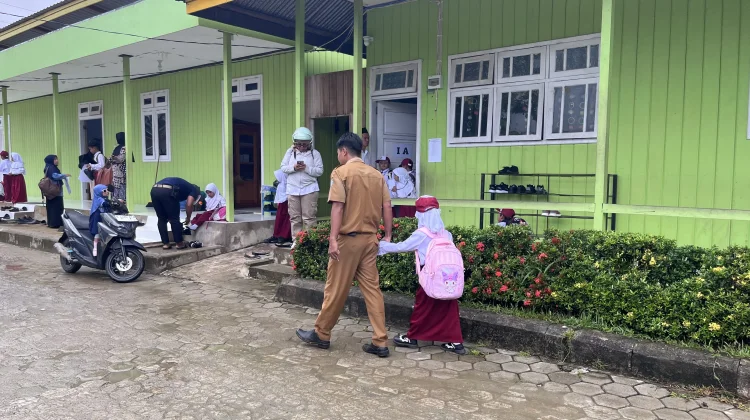 Dukungan Ketahanan Keluarga, ASN Boleh Izin Antar Anak Sekolah