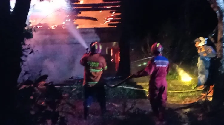 Bangunan Sarang Burung Walet di Malinau Terbakar, Tersambar Petir