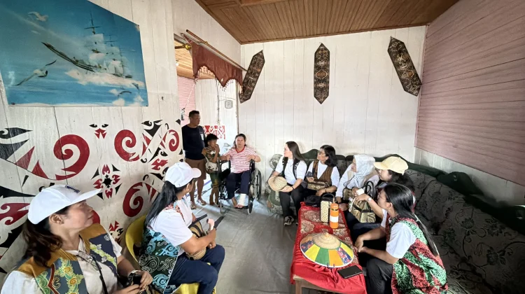 Ketua TP PKK Malinau Bersama Organisasi Wanita Salurkan Donasi Rp37,413.000
