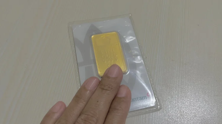 Harga Emas Antam Terkoreksi Rp7 Ribu per Gram