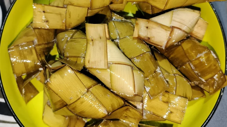 Makna Ketupat, Ketan dan Telur “Penduduk” dalam Tolak Bala Suku Tidung