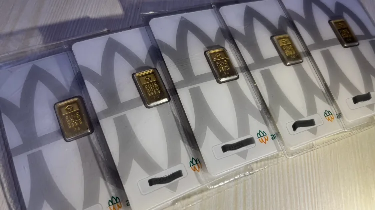 Fluktuasi Berlanjut, Harga Emas Antam Turun Rp36 Ribu per Gram Hari ini