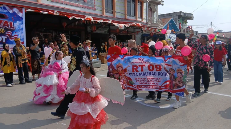 Bupati Ajak Masyarakat Rawat Keberagaman dan Kebersihan melalui Karnaval Budaya
