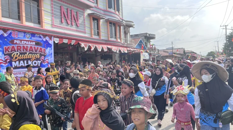 Lima Ribu Peserta Semarakkan Karnaval Budaya di Malinau Kota
