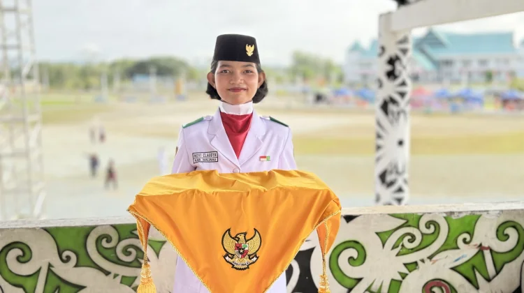 Novi Claudya Bangga dan Terharu Dipercaya Membawa Baki Sang Merah Putih
