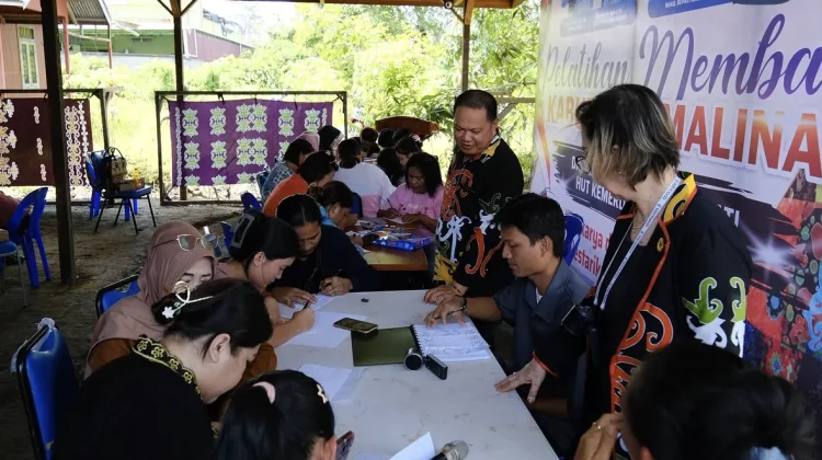 Peringati Kemerdekaan, Dekranasda Gelar Pelatihan Membatik