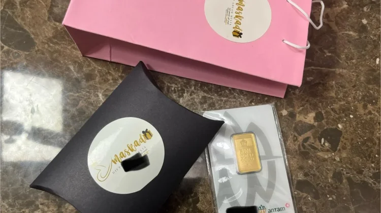 Harga Emas Antam Menguat Rp15 Ribu per Gram