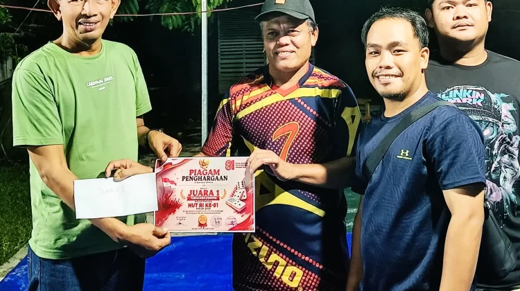 H.Firman Dan Kahar Juara Pertama Turnamen Domino