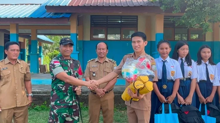 Satgas Pamtas RI-Malaysia Resmikan Sumur Bor dan Beri Motivasi Pelajar