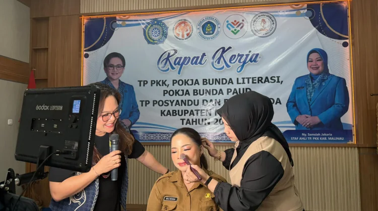 Ketua TP PKK Malinau Gelar Pertemuan Rutin, Pengurus Ikuti Pelatihan Makeup