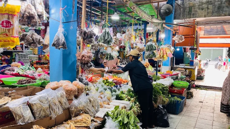 Harga Cabai di Pasar Induk Malinau Naik, Bawang Merah Turun