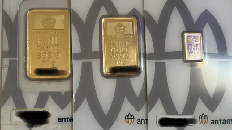 Harga Emas Antam Turun Tipis, Selisih Jual-Buyback Rp165 Ribu