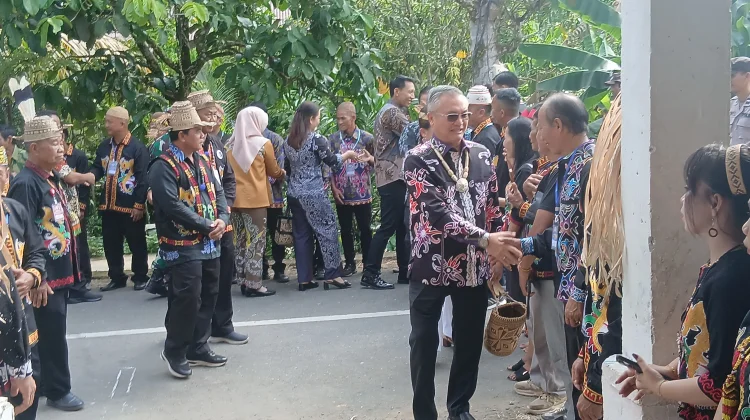 Bupati : Lembaga Adat Wadah Kerja Nyata, Bukan Sekadar Simbol