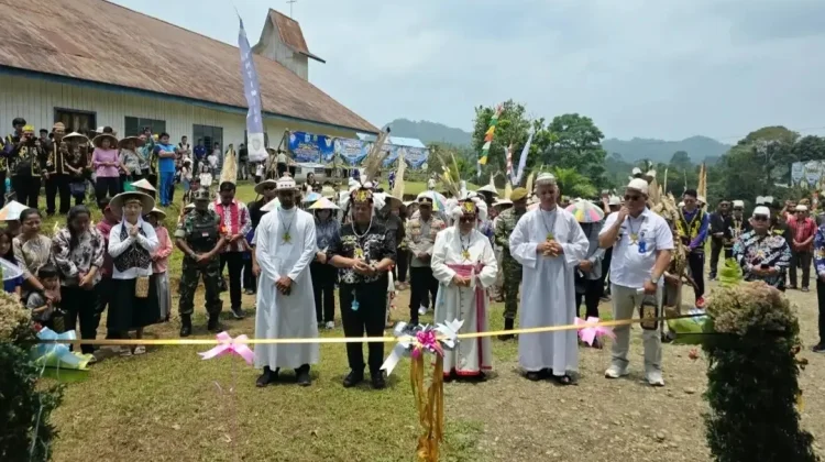 Resmikan Gereja Katholik, Sekda Tekankan Kerukunan dan Keberagamaan Masyarakat