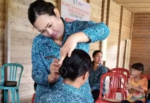 TP PKK Kecamatan Sungai Tubu Sosialisasikan Etika Berbusana, Toga di Desa Rian Tubu