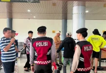 Satsamapta Polres Malinau Sapa Masyarakat  Patroli Objek Vital di Bandara Malinau