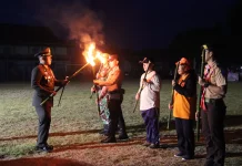 Semarak HUT RI ke-81, Kapolres Malinau Ikuti Pawai Obor