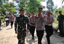 Kapolda Kaltara Serahkan Bantuan untuk Satgas Pamtas di Malinau
