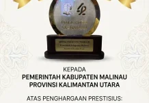 Malinau Terima Penghargaan Piala Citra Saghatana UT