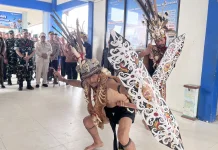 Leeno’ Alin Waan Taman Raah, Prosesi Penyambutan Khas Dayak Sa’ban