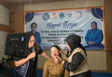 Ketua TP PKK Malinau Gelar Pertemuan Rutin, Pengurus Ikuti Pelatihan Makeup