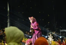 Ketua Dekranasda Kaltara Tampil di Fashion Show Kriyanusa 2026