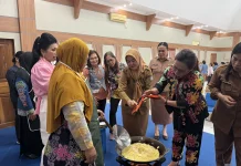 TP PKK dan Dekranasda Malinau Gelar Pelatihan pembuatan Keripik Pisang