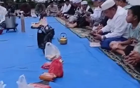 Tradisi Tolak Bala Bulan Safar Melalui Pembacaan Doa Bersama