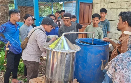 ITB Dorong Masyarakat Punan Mirau Olah Potensi Lokal Bernilai Ekonomi