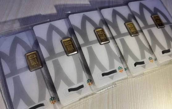 Fluktuasi Berlanjut, Harga Emas Antam Turun Rp36 Ribu per Gram Hari ini