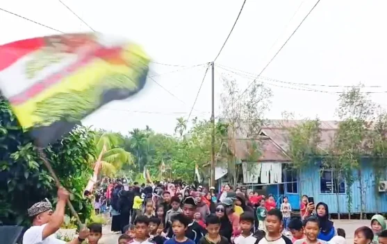 Jalan Santai Buka Kegiatan HUT RI ke-81 RT 3 dan RT 4 Desa Malinau Hulu