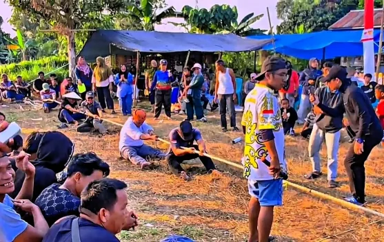 Tarik Tambang Tutup Keramaian HUT RI RT-3 dan RT-4 Desa Malinau Hulu