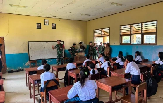 Peduli Pendidikan, Satgas Pamtas Mengajar di SMPN 4 Malinau Barat