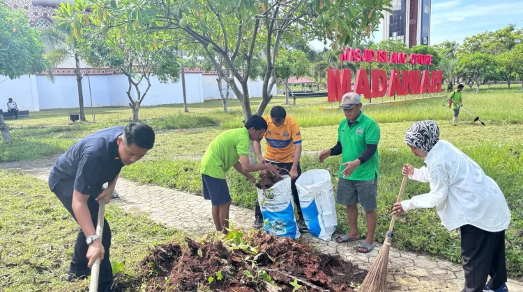 Sambut Ramadan, Rutan Pasangkayu Bersihkan Masjid Madania